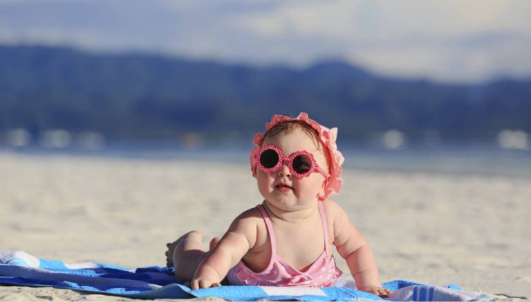 Read more about the article Ζέστηηη! Πώς να ντύσω το μωρό μου το καλοκαίρι;